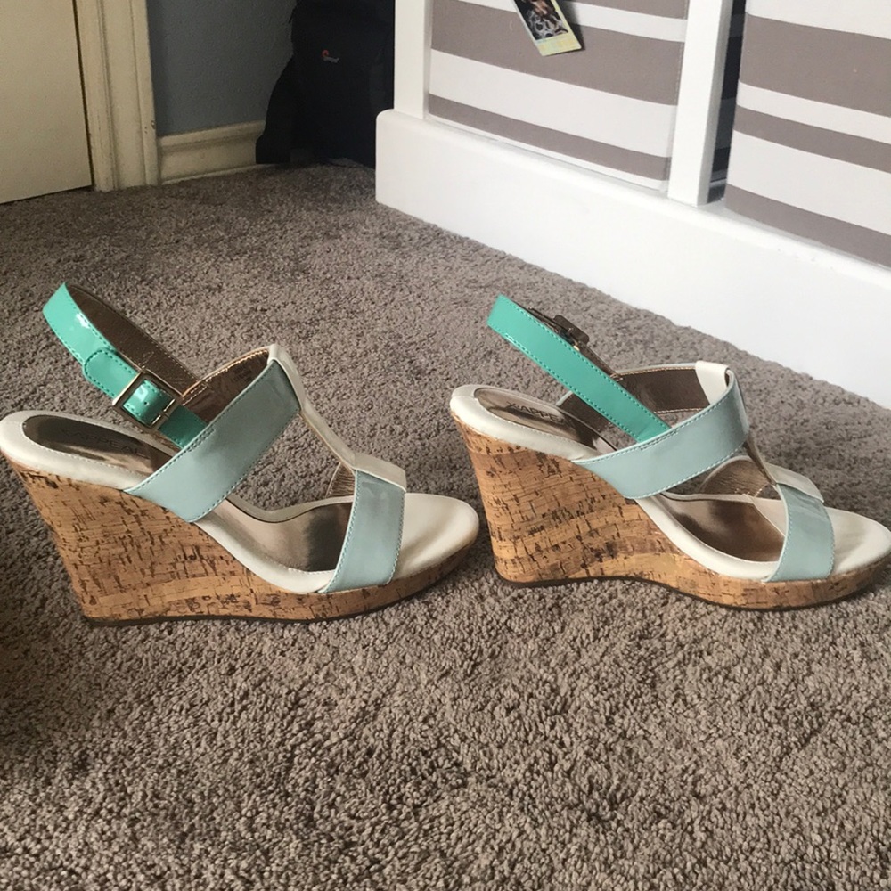 Wedge Heels - Picture 6 of 8